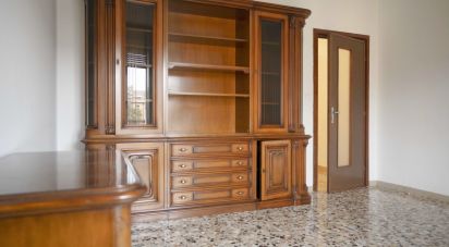 Appartamento 5 locali di 85 m² a Verona (37138)