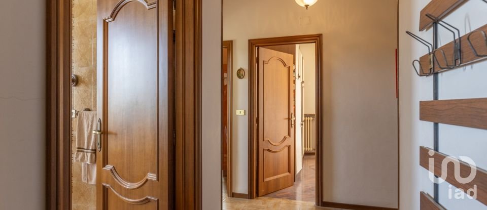 Villa 16 locali di 280 m² in Offagna (60020)