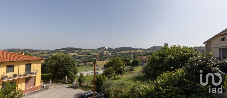 Villa 16 locali di 280 m² in Offagna (60020)