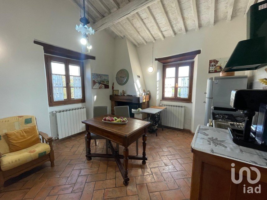 Palazzo / Stabile 5 locali di 65 m² a Arezzo (52100)