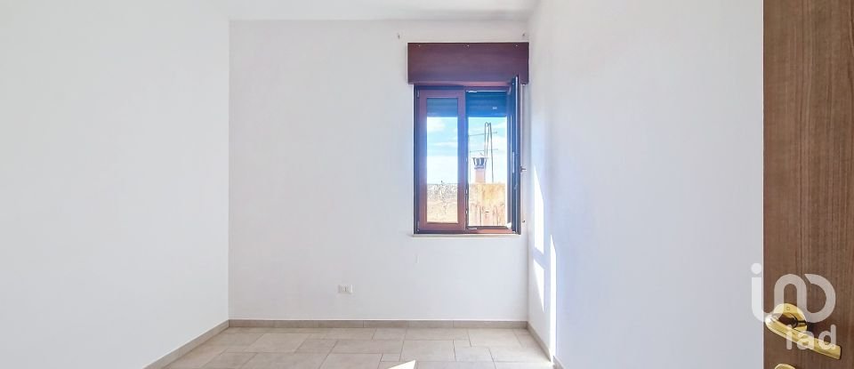 Two-room apartment of 185 m² in Manduria (74024)