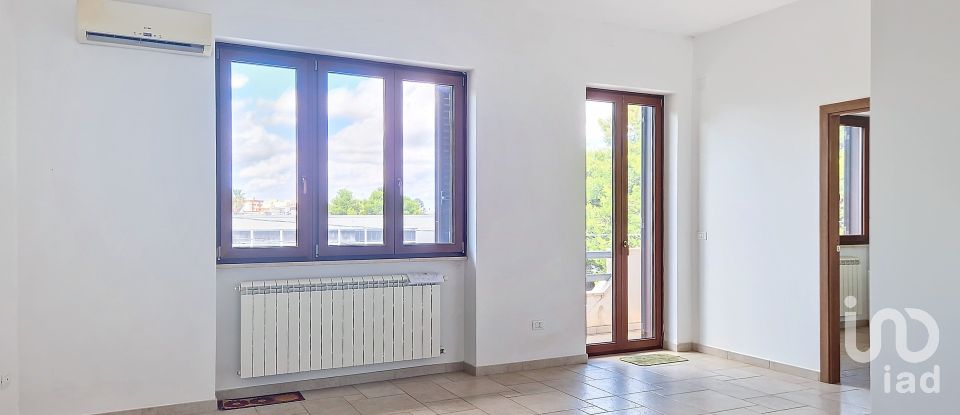 Two-room apartment of 185 m² in Manduria (74024)