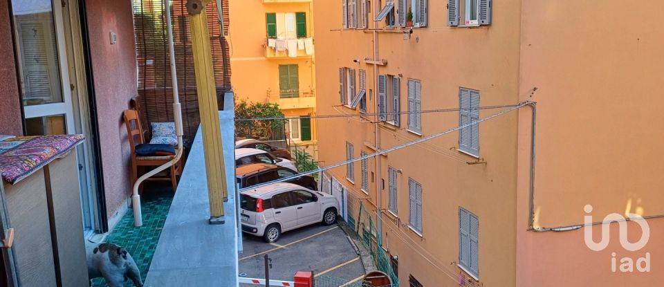 Three-room apartment of 82 m² in Genova (16148)