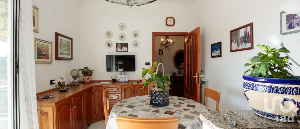 Four-room apartment of 85 m² in Genova (16136)