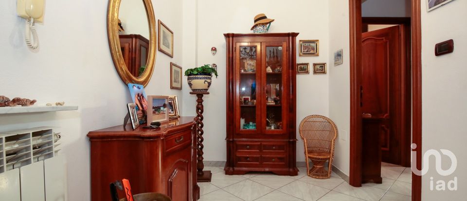 Four-room apartment of 85 m² in Genova (16136)