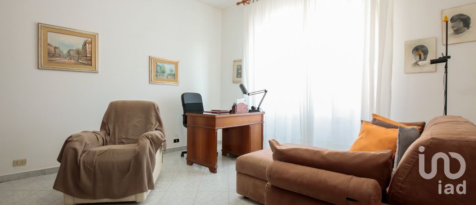 Four-room apartment of 85 m² in Genova (16136)