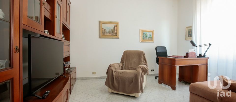 Four-room apartment of 85 m² in Genova (16136)