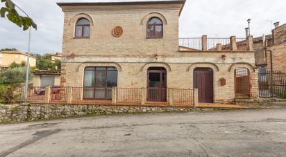 Apartment 7 rooms of 228 m² in Montottone (63843)