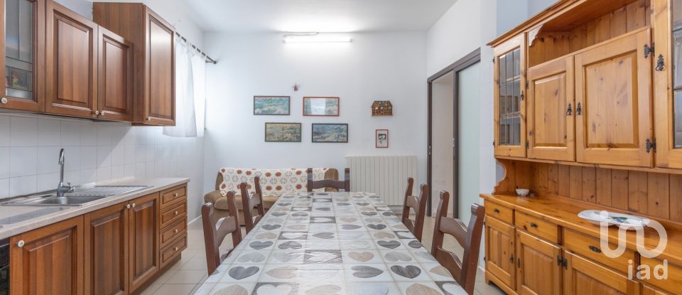 Apartment 7 rooms of 228 m² in Montottone (63843)