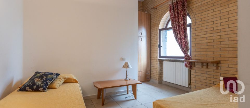 Apartment 7 rooms of 228 m² in Montottone (63843)