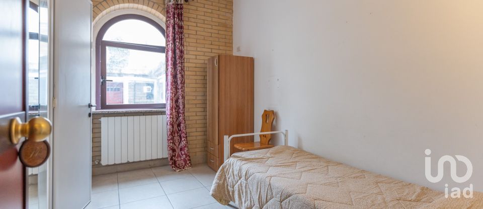 Apartment 7 rooms of 228 m² in Montottone (63843)