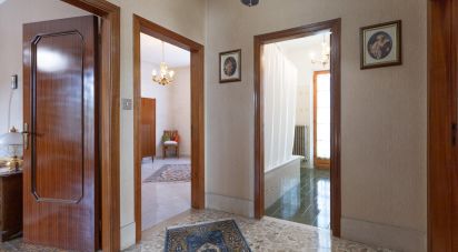 Casa indipendente 9 locali di 300 m² in Santa Maria Nuova (60030)