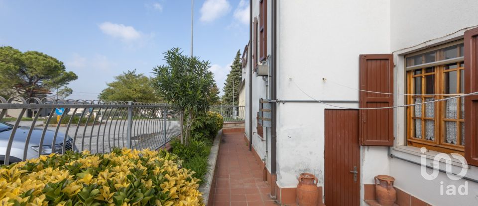 Casa indipendente 9 locali di 300 m² in Santa Maria Nuova (60030)