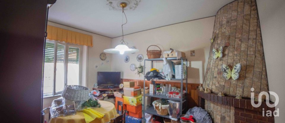 Casa indipendente 7 locali di 183 m² in Ostra Vetere (60010)