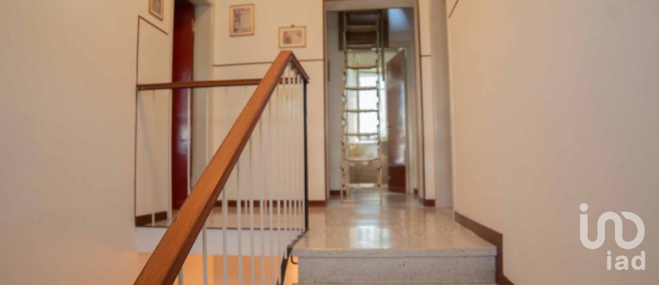 Casa indipendente 7 locali di 183 m² in Ostra Vetere (60010)