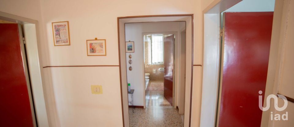 Casa indipendente 7 locali di 183 m² in Ostra Vetere (60010)