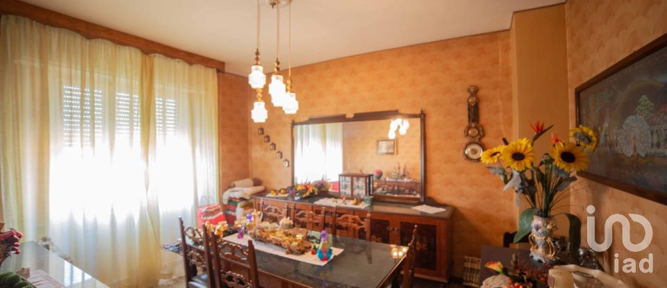 Casa indipendente 7 locali di 183 m² in Ostra Vetere (60010)