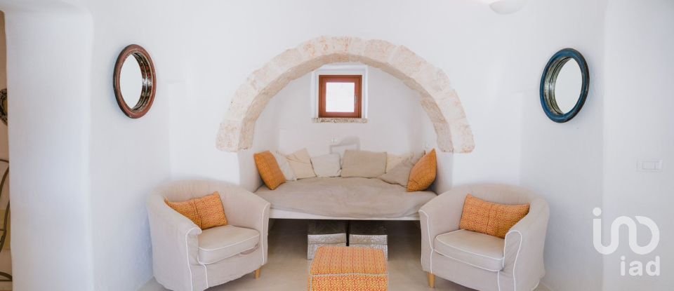 Trullo 7 locali di 150 m² in Cisternino (72014)