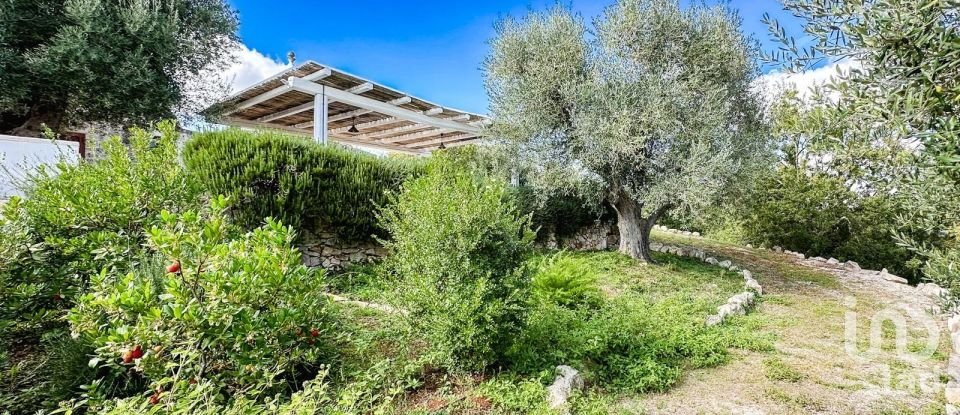 Trullo 7 locali di 150 m² in Cisternino (72014)