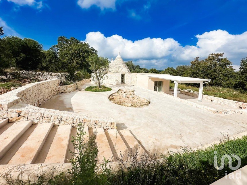 Trullo 3 locali di 100 m² in Cisternino (72014)