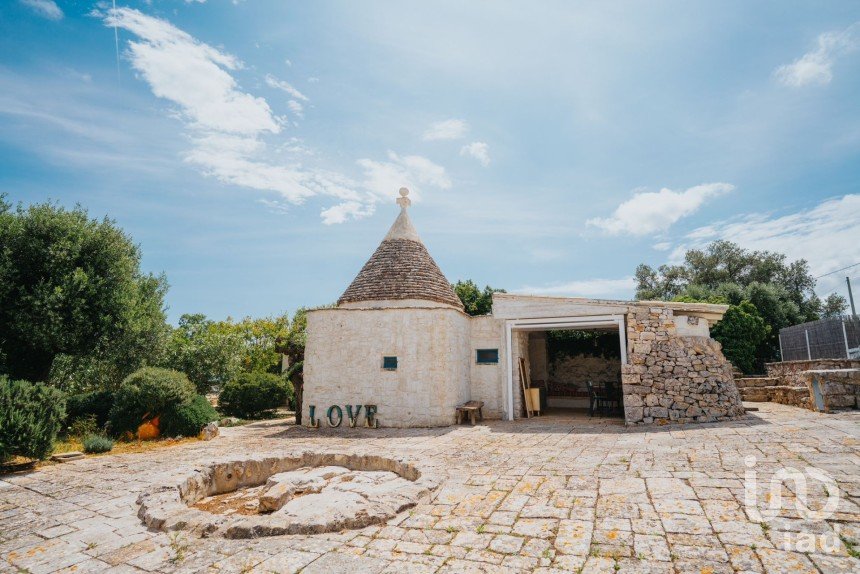 Trullo 6 locali di 180 m² in Cisternino (72014)