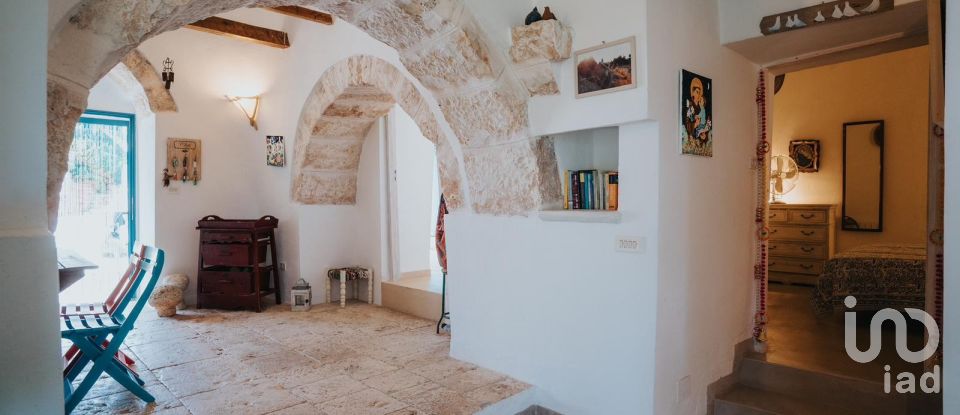 Trullo 6 locali di 180 m² in Cisternino (72014)