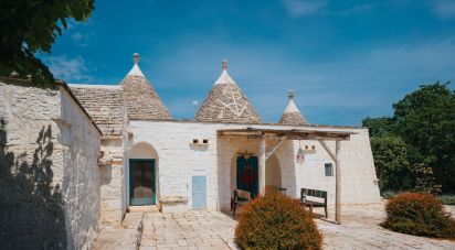 Trullo 6 locali di 180 m² in Cisternino (72014)