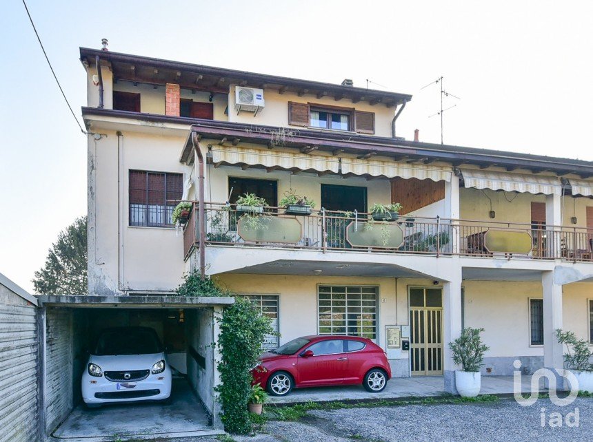 Four-room apartment of 95 m² in Inverigo (22044)