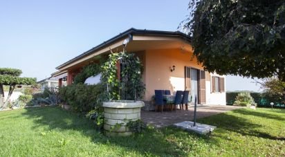 House boat 4 rooms of 201 m² in Pozzo d'Adda (20060)