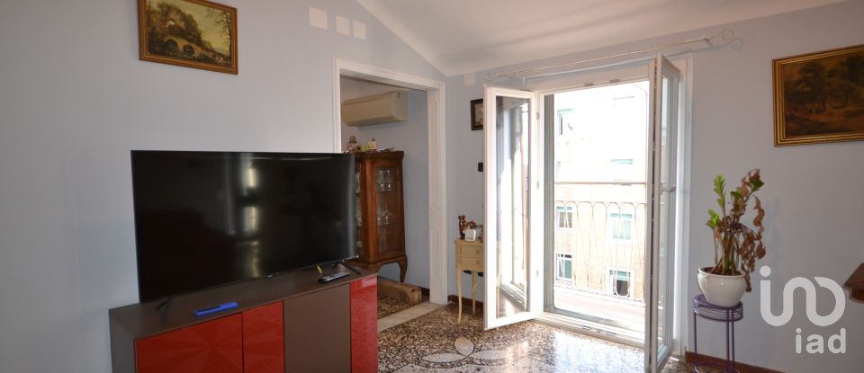 Apartment 7 rooms of 90 m² in Genova (16129)