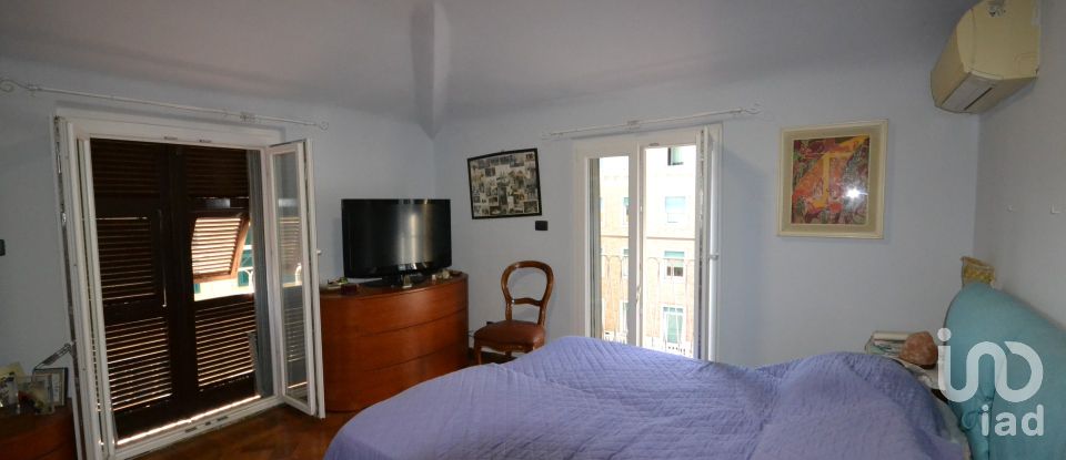 Apartment 7 rooms of 90 m² in Genova (16129)