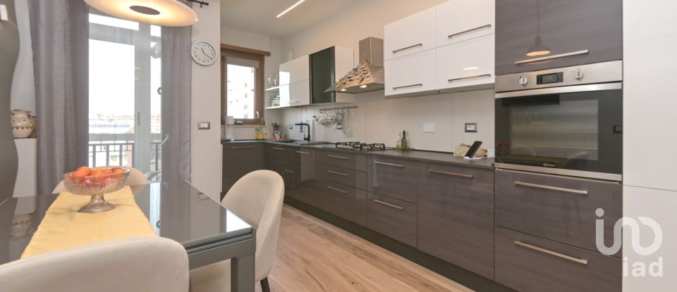 Three-room apartment of 83 m² in Torino (10149)