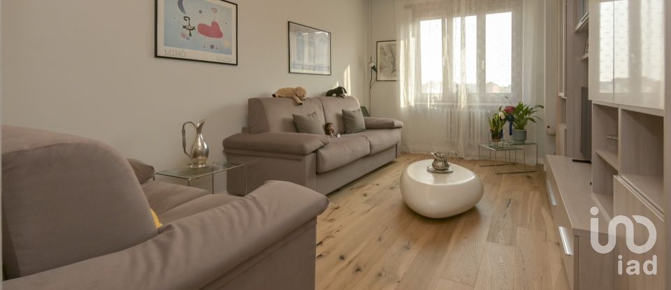 Three-room apartment of 83 m² in Torino (10149)