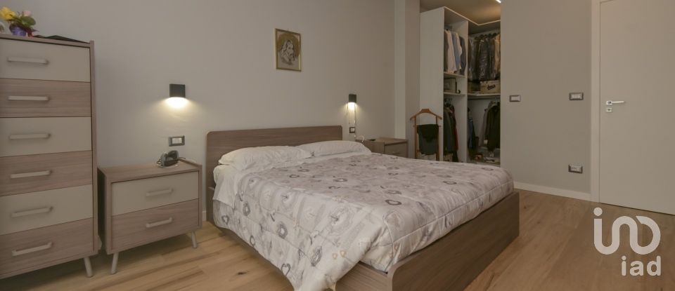 Three-room apartment of 83 m² in Torino (10149)