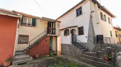 Mansion 4 rooms of 69 m² in Davagna (16022)