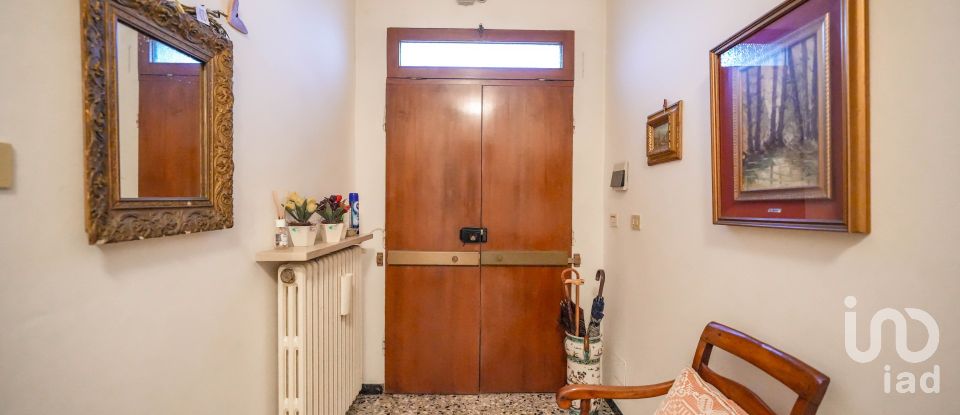 Casa 8 locali di 250 m² in Ferrara (44123)