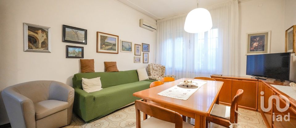 Casa 8 locali di 250 m² in Ferrara (44123)