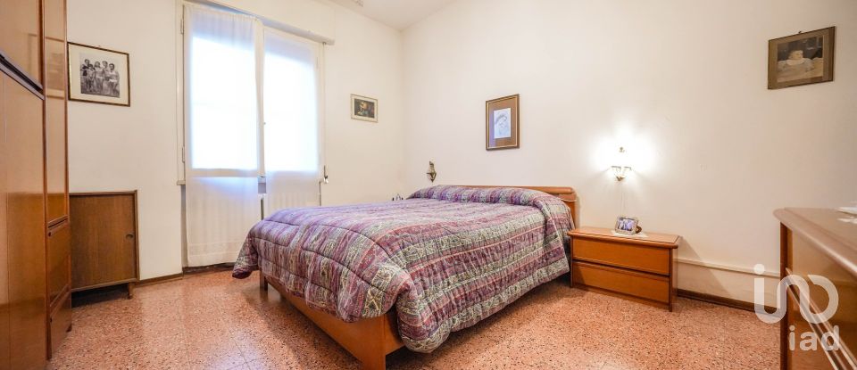 Casa 8 locali di 250 m² in Ferrara (44123)