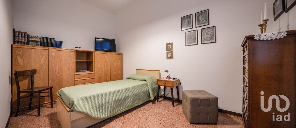 Casa 8 locali di 250 m² in Ferrara (44123)