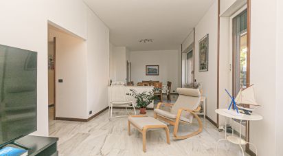 Appartamento 8 locali di 215 m² a Genova (16167)