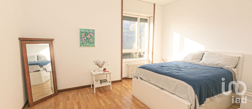 Apartment 8 rooms of 215 m² in Genova (16167)