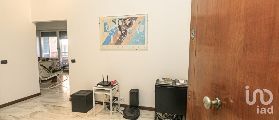 Apartment 8 rooms of 215 m² in Genova (16167)