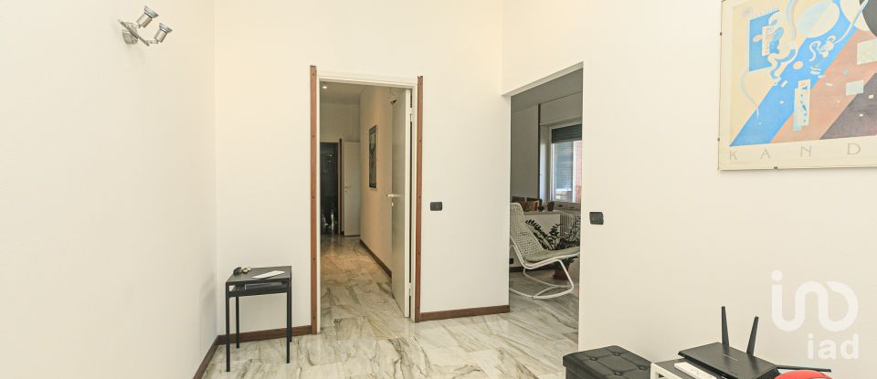 Apartment 8 rooms of 215 m² in Genova (16167)