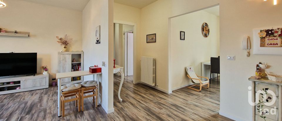 Appartamento 7 locali di 135 m² a Monte Urano (63813)