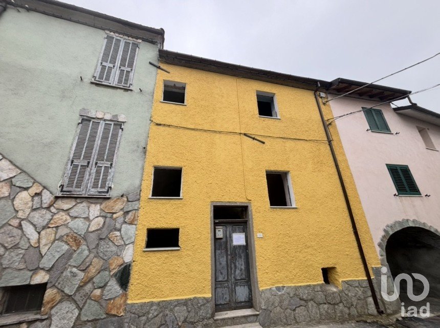 Town house 5 rooms of 100 m² in Bardineto (17057)