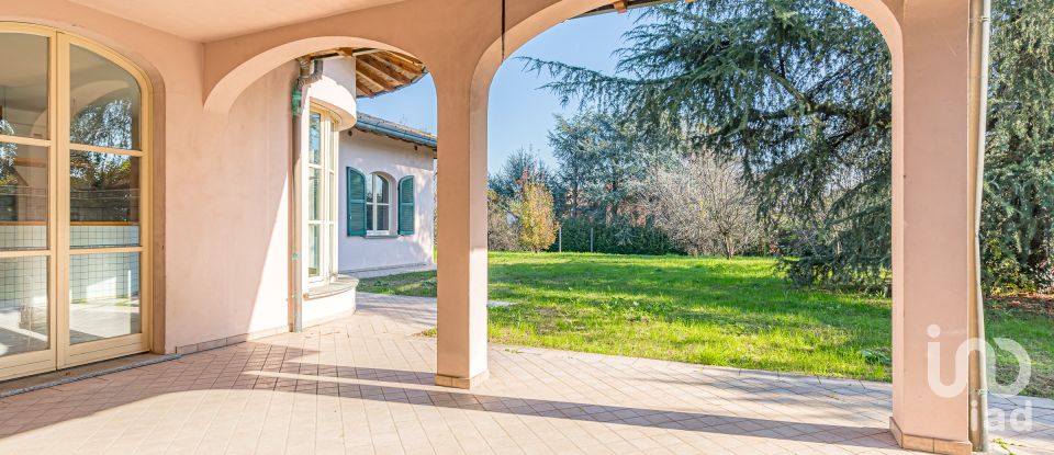 Villa 10 locali di 731 m² in Casnate con Bernate (22070)