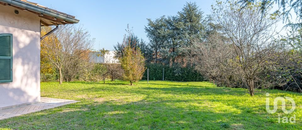 Villa 10 locali di 731 m² in Casnate con Bernate (22070)