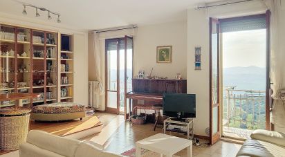 Appartamento 5 locali di 123 m² a Carassai (63063)