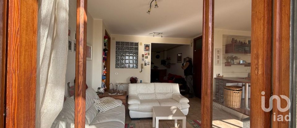 Appartamento 5 locali di 123 m² a Carassai (63063)