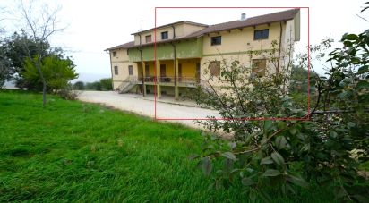 Appartamento 7 locali di 190 m² a Staffolo (60039)